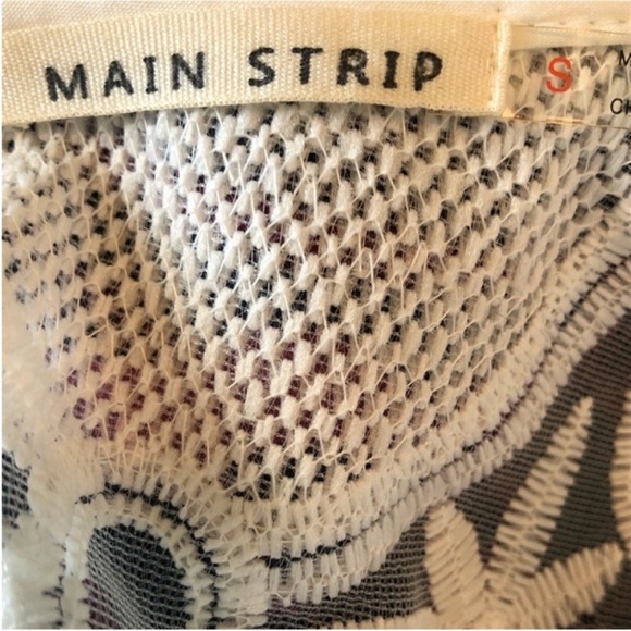 Main Strip Off White Sheer Knit Pattern Blouse - Picture 9 of 10